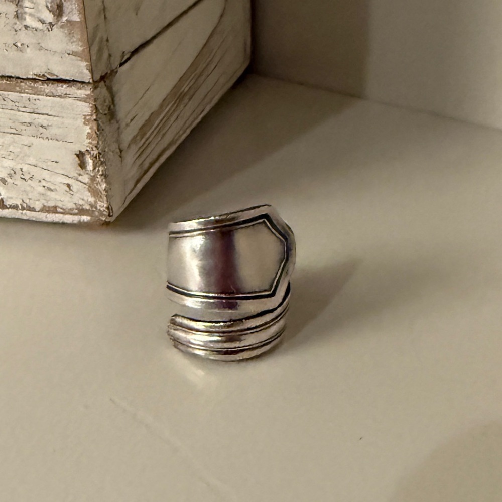 HB Co. Spoon Ring Silver Plated Vintage 70’s Vibe. Approx Size 7